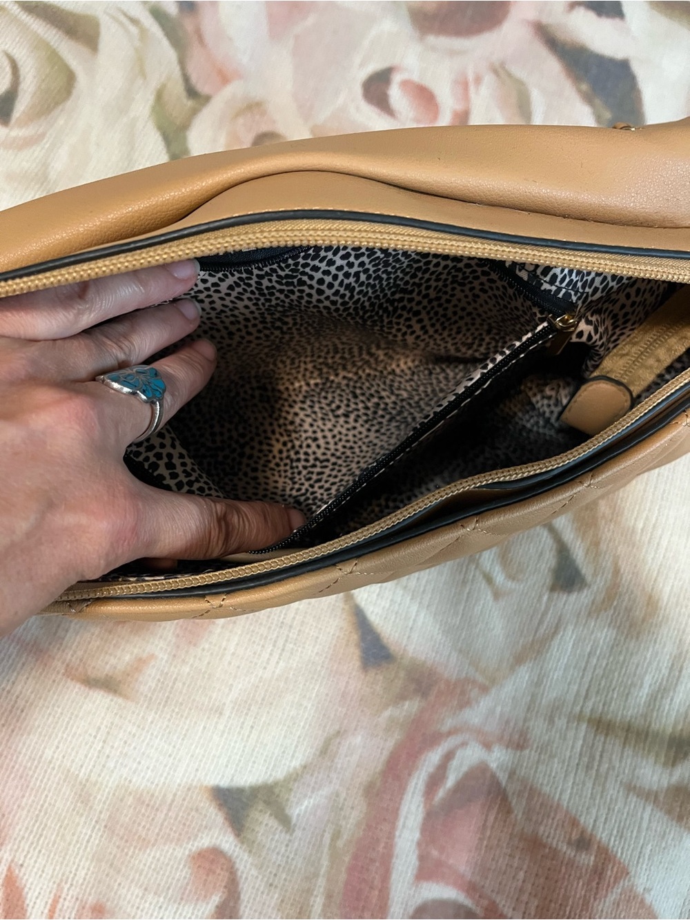Quilted Shoulder Bag in Beige with Chain Strap - Picture 7 of 11